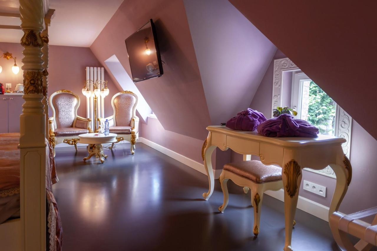Saint-georges -located In The Centre Of Bruges-