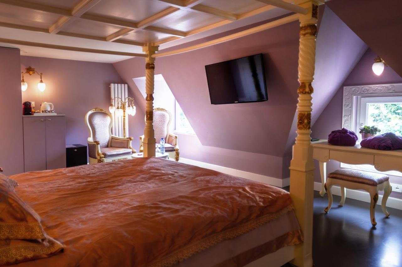 Couette-café Saint-georges -located In The Centre Of Bruges- Bruges