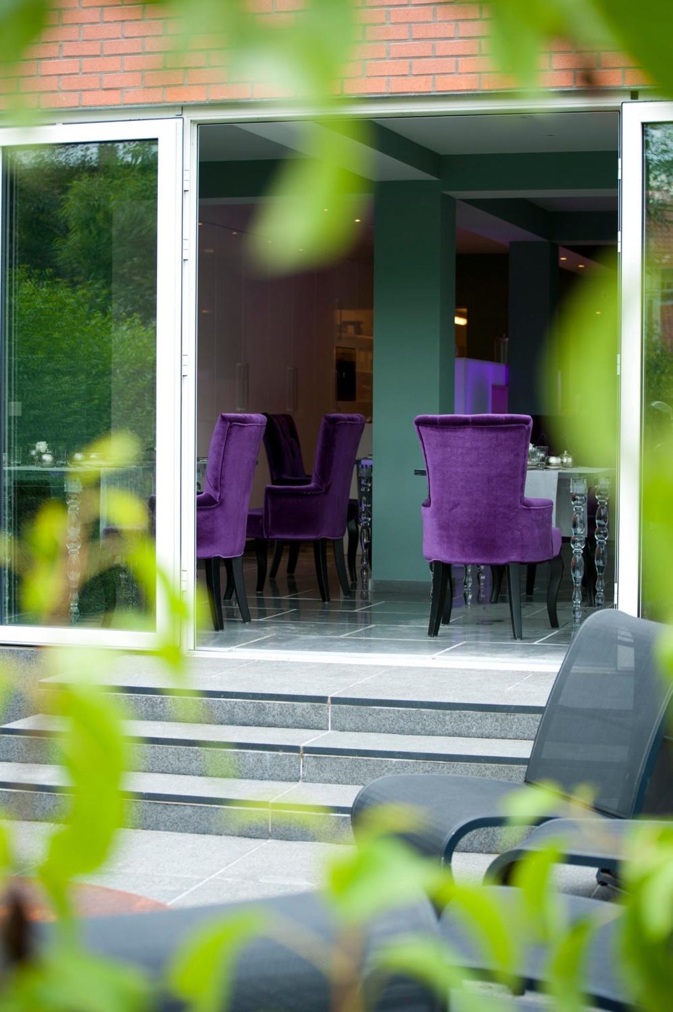 Saint-georges -located In The Centre Of Bruges-