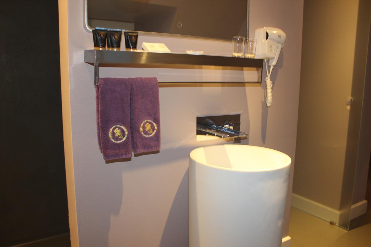 Saint-georges -located In The Centre Of Bruges- Couette-café 5*